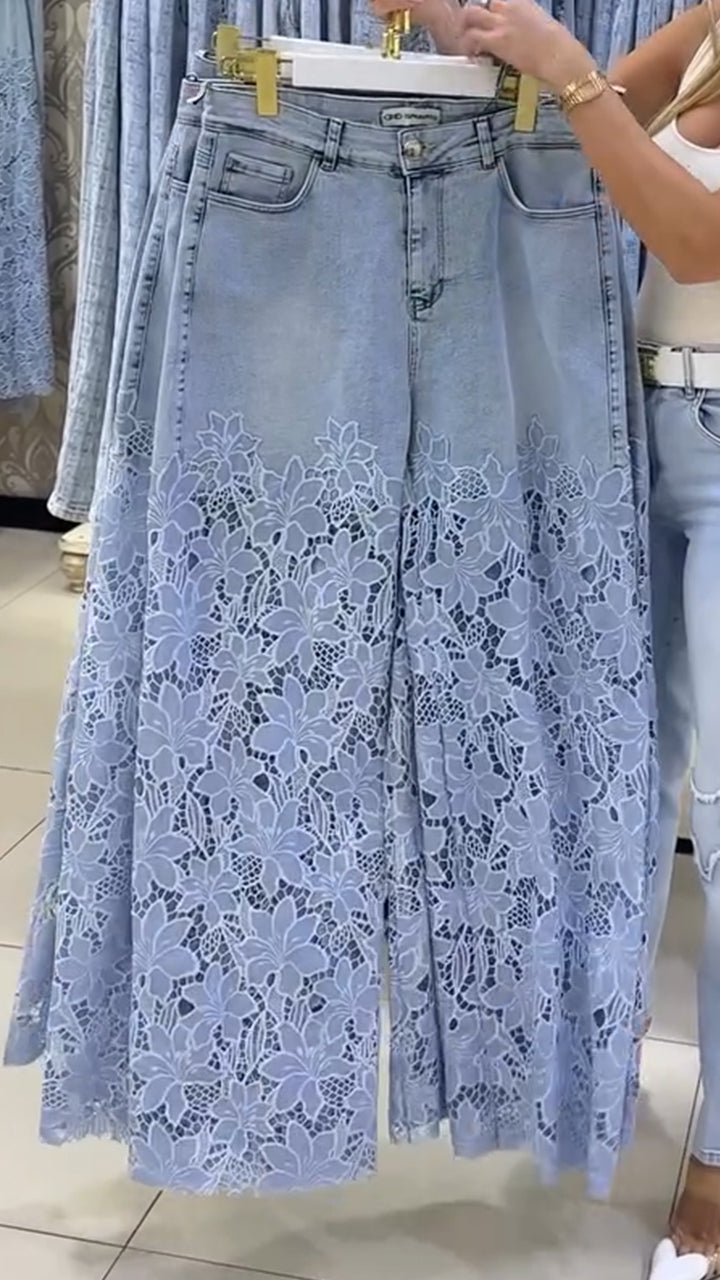 Γυναικείο τζιν με patchwork και ανοιχτή δαντέλα