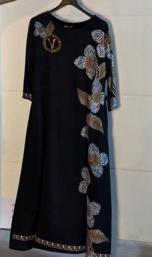 Φόρεμα casual με στρογγυλή λαιμόκοψη και τύπωμα με στρας