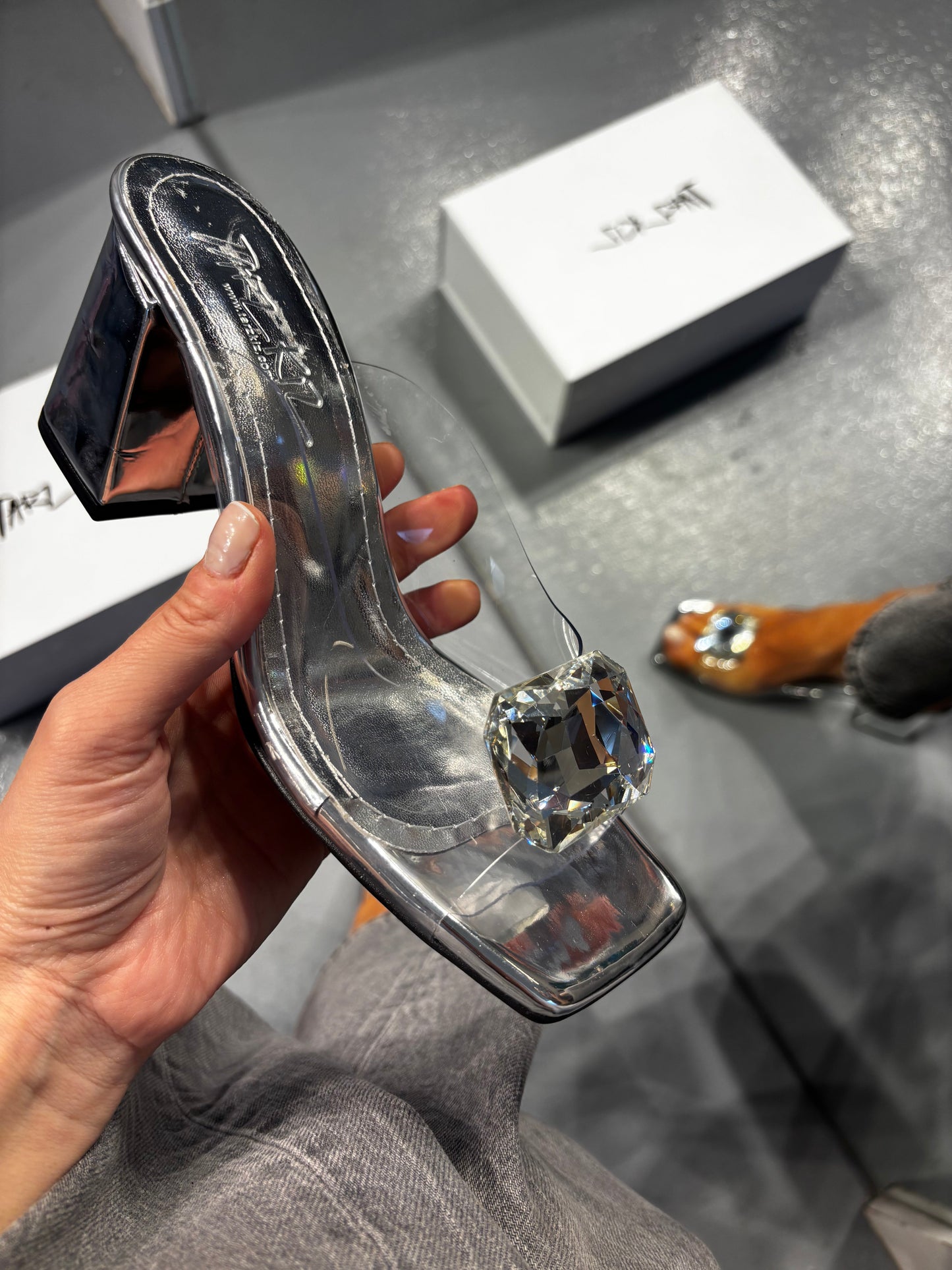 Καλοκαίρι 2025, τετράγωνη μύτη, χοντρό τακούνι, διαφανές, κρύσταλλο, ψηλοτάκουνο