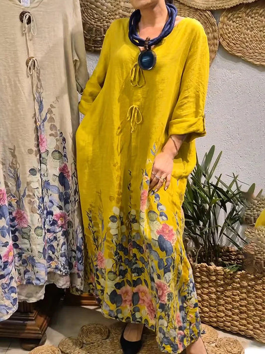 Γυναικεία ανθοδέσμη με λουλούδια, φαρδύ λινό φόρεμα