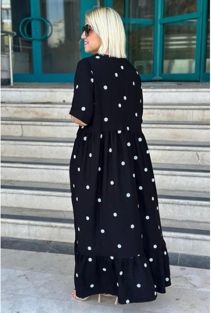 Μακρύ βαμβακερό φόρεμα με V ντεκολτέ και μαύρο κέντημα με πουά