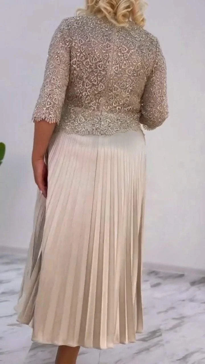 Γυναικείο φόρεμα με στρογγυλή λαιμόκοψη και πούλιες