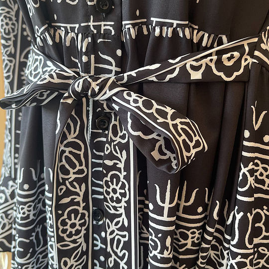 Vestido de menina solto estampado com decote em V