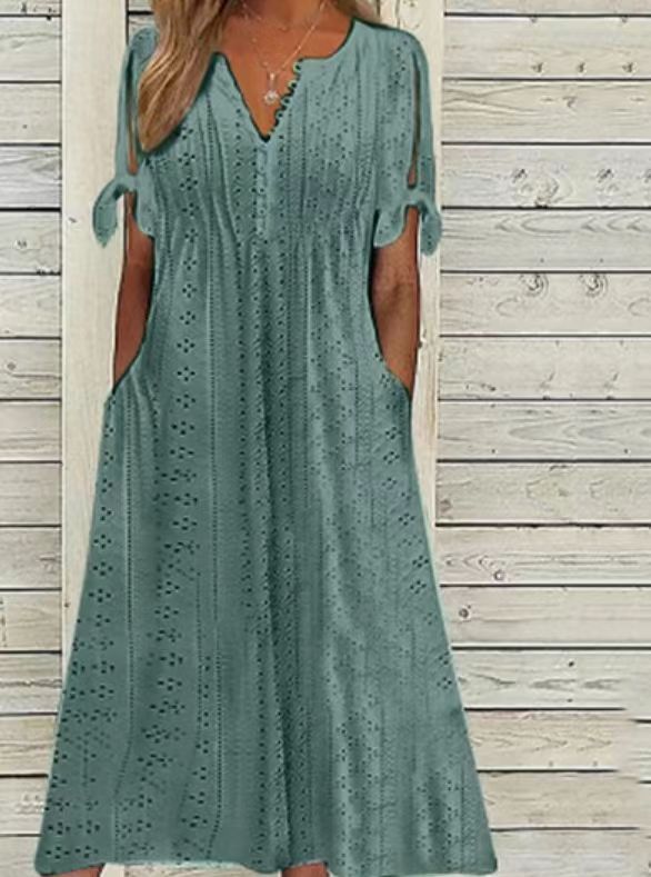 Κομψό γυναικείο φόρεμα με V λαιμόκοψη