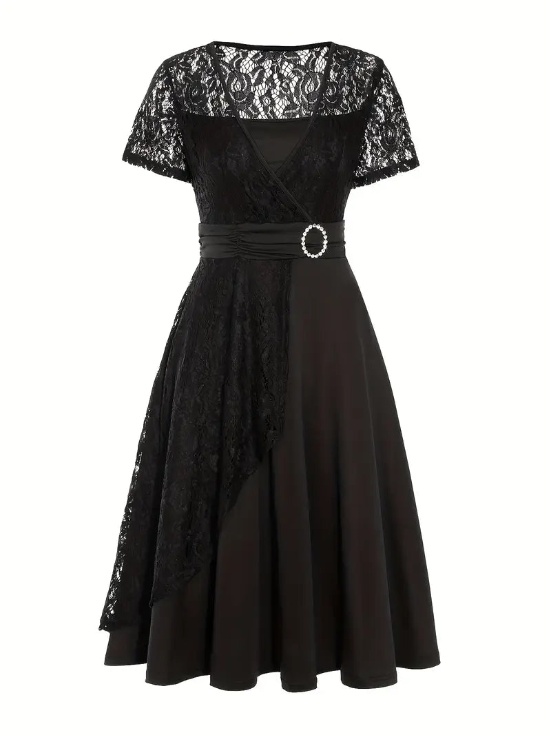 Κομψό γυναικείο φόρεμα με δαντέλα και V λαιμόκοψη