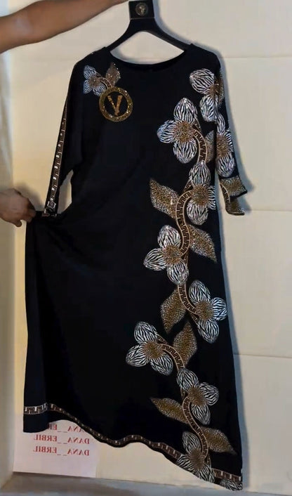 Φόρεμα casual με στρογγυλή λαιμόκοψη και τύπωμα με στρας