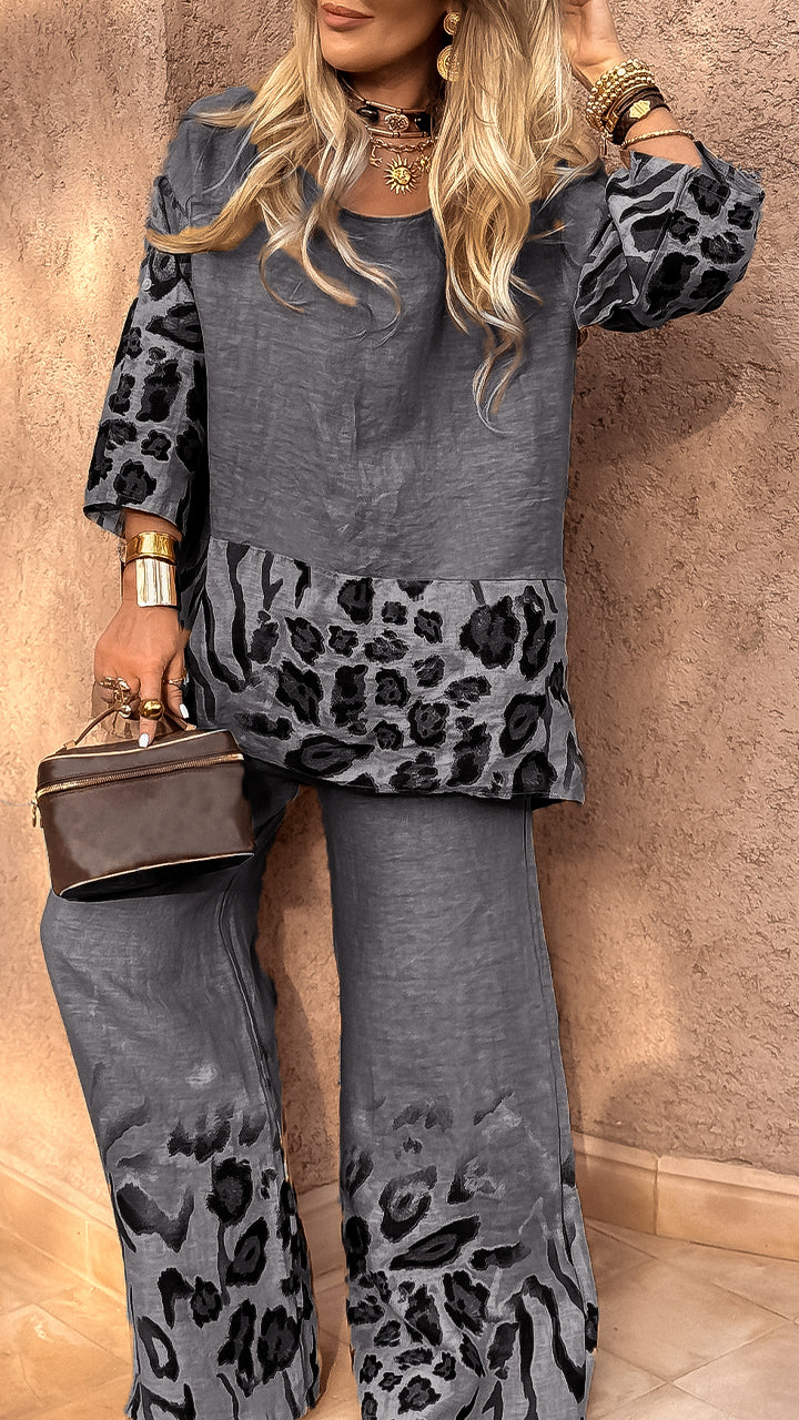 Γυναικείο casual κοστούμι από βαμβάκι και λινό με λεοπάρ τύπωμα και στρογγυλή λαιμόκοψη