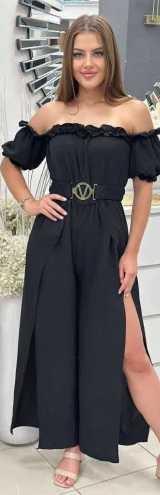 Κομψή και μοντέρνα γυναικεία ολόσωμη φόρμα με βολάν και σκίσιμο στον έναν ώμο